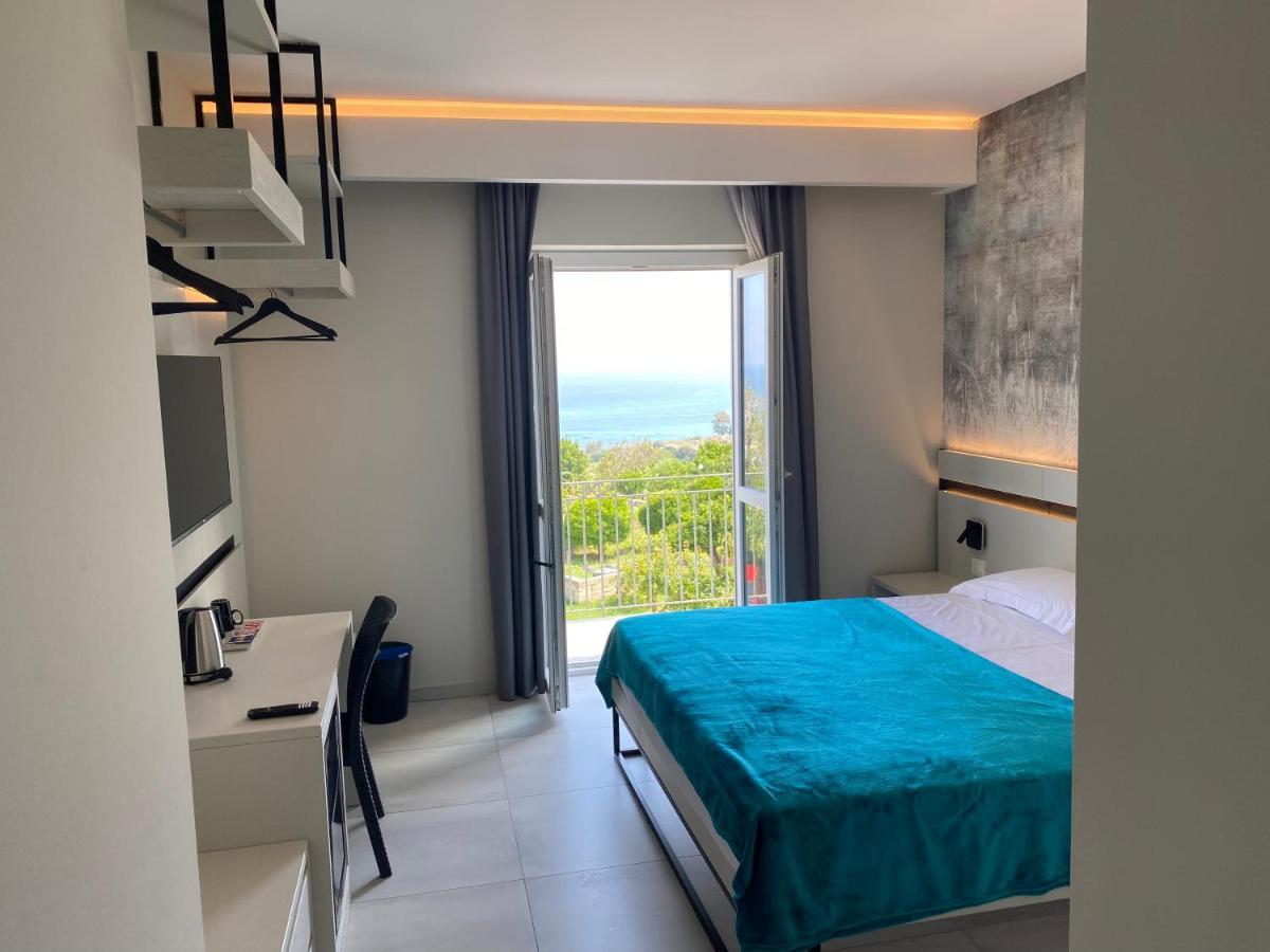 Aether Suites Tropea - Free Private Parking ภายนอก รูปภาพ
