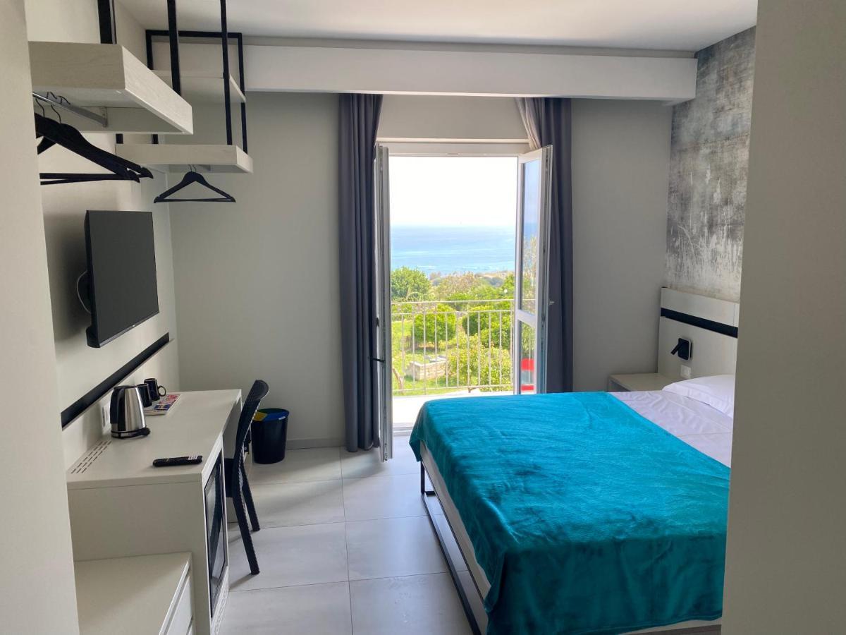 Aether Suites Tropea - Free Private Parking ภายนอก รูปภาพ