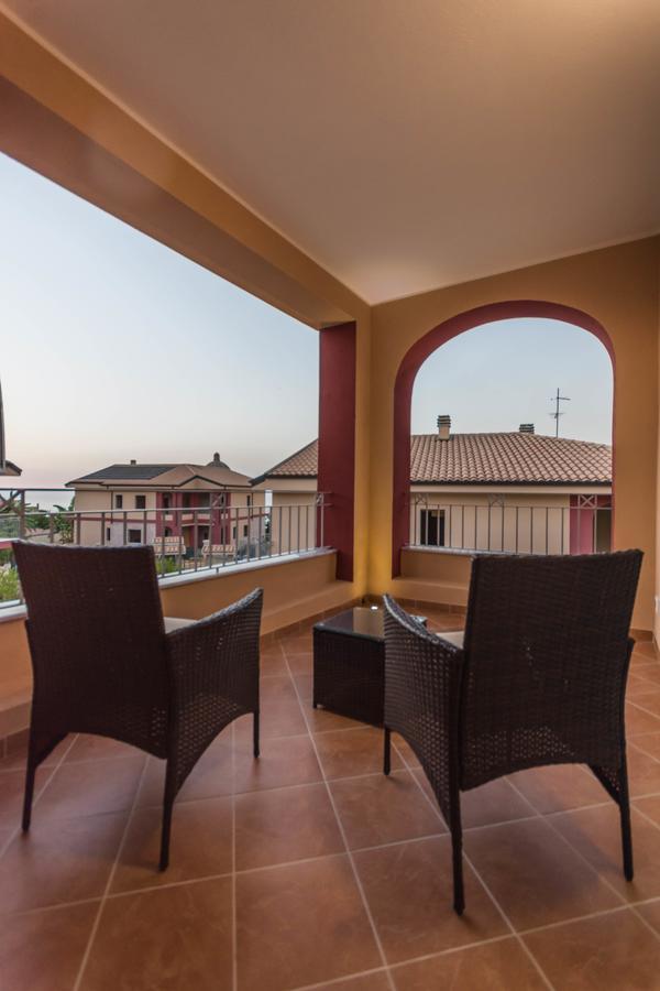 Aether Suites Tropea - Free Private Parking ภายนอก รูปภาพ